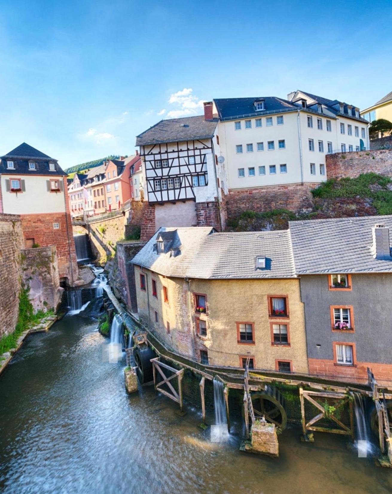 Luxurioese Ferienwohnung Mit Wellness Oase Saarburg Luaran gambar