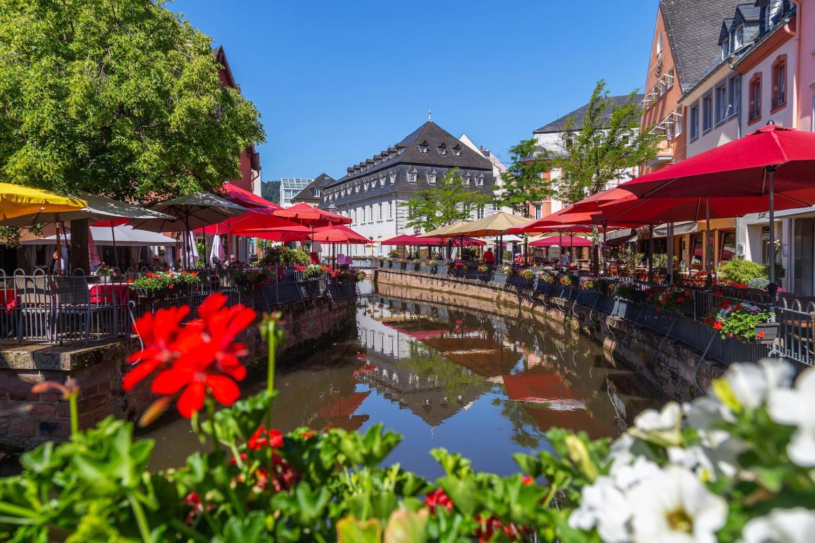 Luxurioese Ferienwohnung Mit Wellness Oase Saarburg Luaran gambar