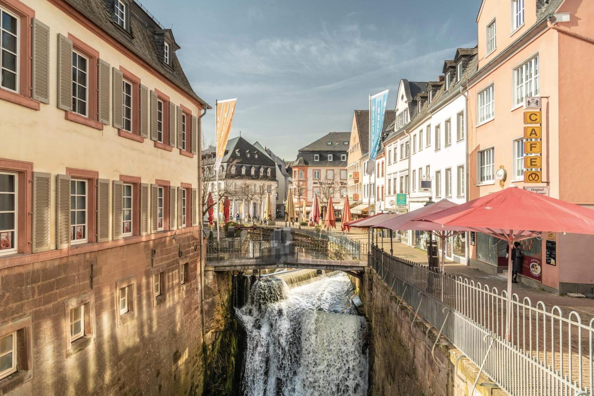 Luxurioese Ferienwohnung Mit Wellness Oase Saarburg Luaran gambar